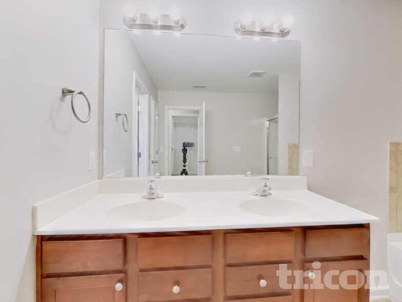 Building Photo - 4219 Patricia Ann Ct