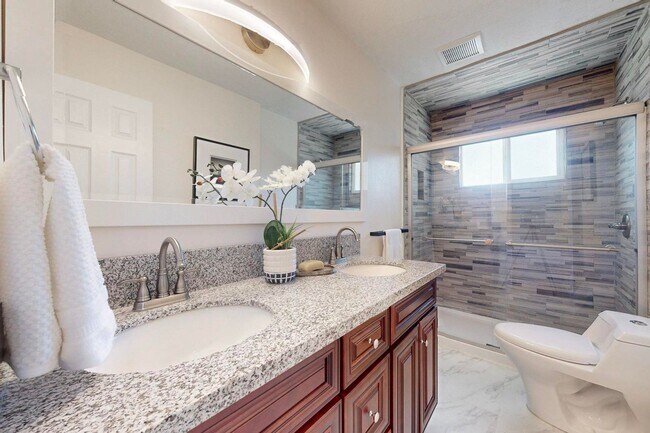 Building Photo - **Great Home** 3 Bed | 2 Bath | NE Heights | Quiet Neighborhood, Prime Location