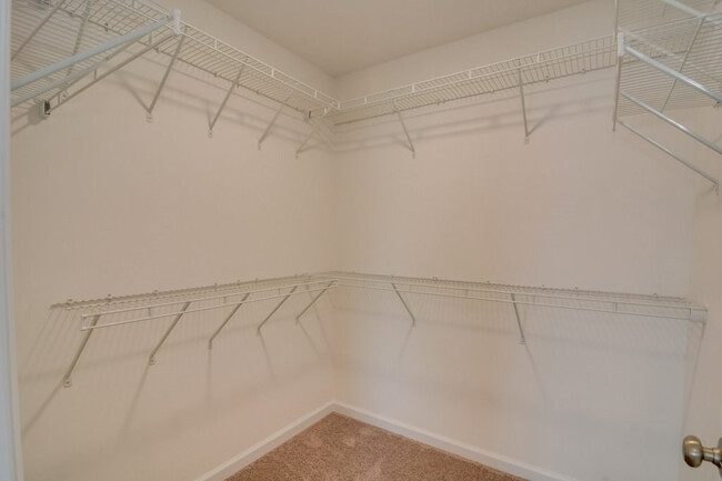 Building Photo - 491 Amesbury Dr