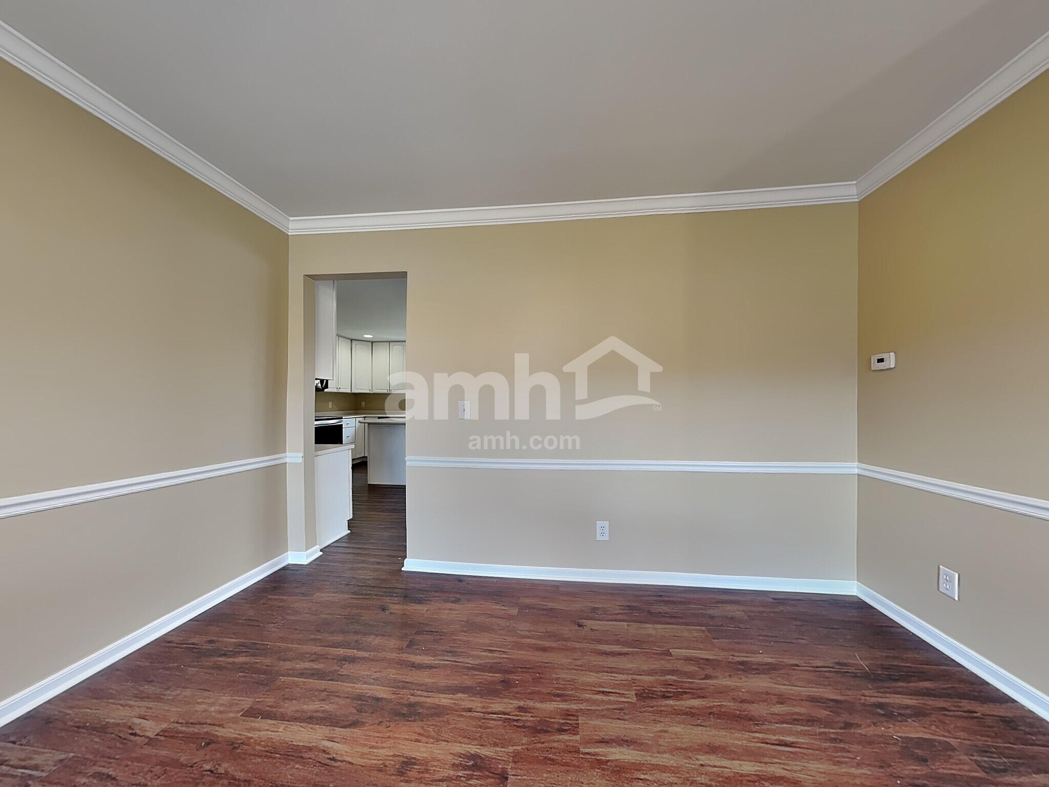 Building Photo - 10190 Meadowknoll Dr