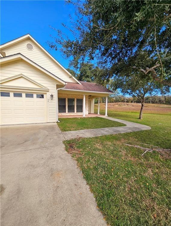 Primary Photo - 34 Sendera Wy