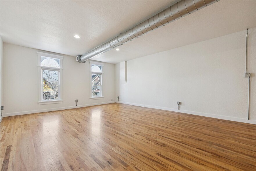 Building Photo - 117 Elati St Unit #2