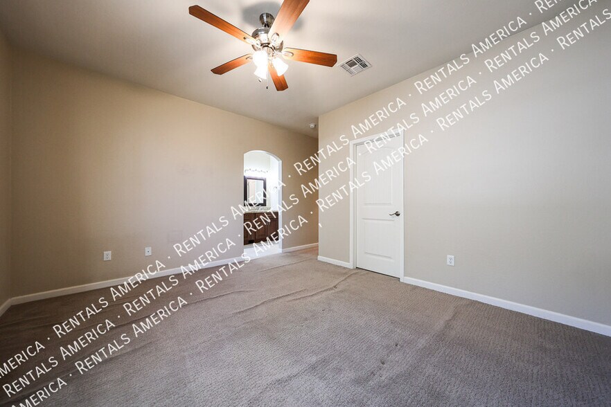 Building Photo - 1406 W Main St