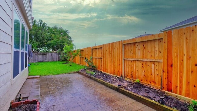 Building Photo - 6426 Black Bamboo Ln