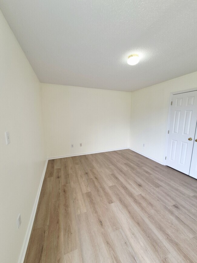 Building Photo - 7221 Oakmere Ct