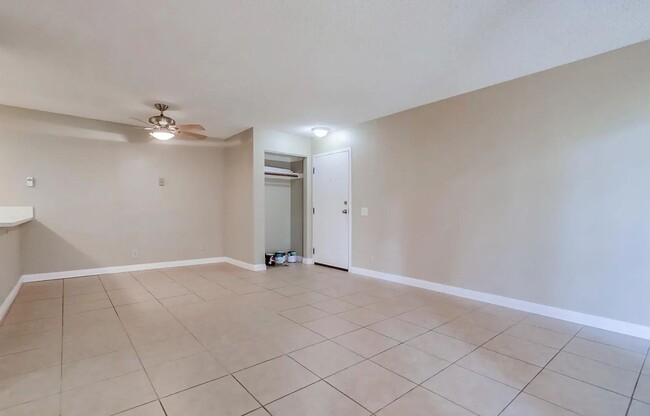 Building Photo - $2,950 - 2 Bed / 2 Bath Ground Floor Condo...