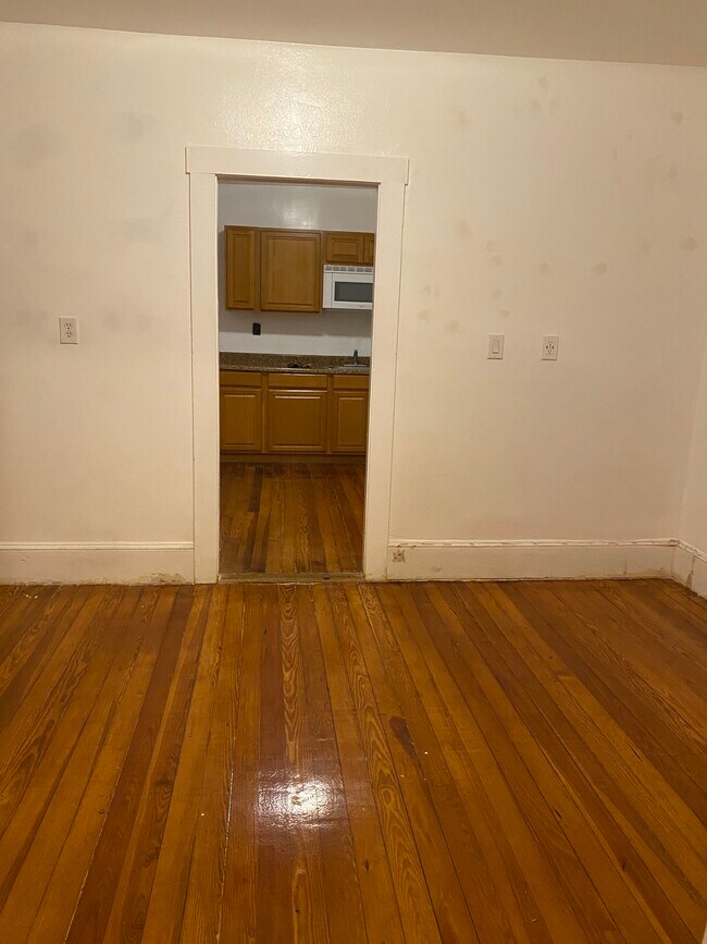 Building Photo - 799 Brock Ave