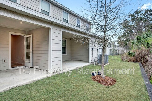 Building Photo - 5958 Creekside Crossing Dr