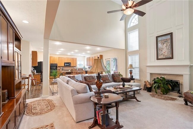 Building Photo - 130 S Links Dr