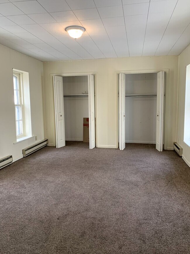 Building Photo - 212 E King St