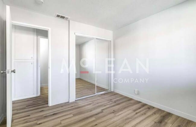 Building Photo - One Bedroom Palm Springs Villas