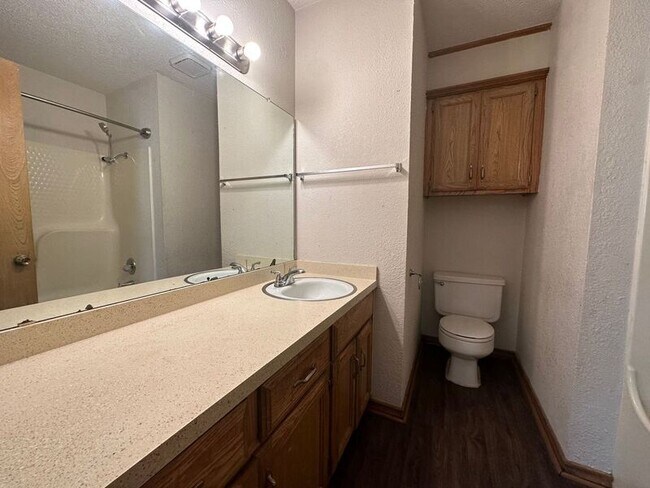 Building Photo - 309 Brookwood Dr