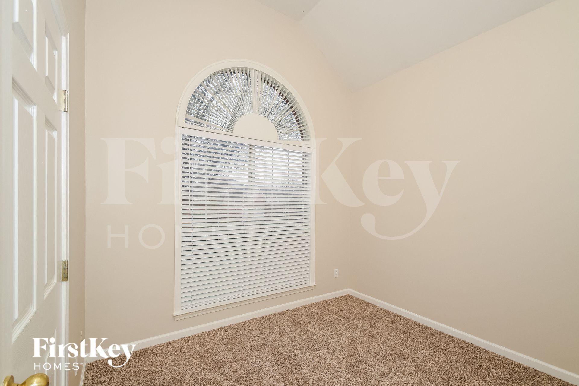 Building Photo - 540 Enclave Cir