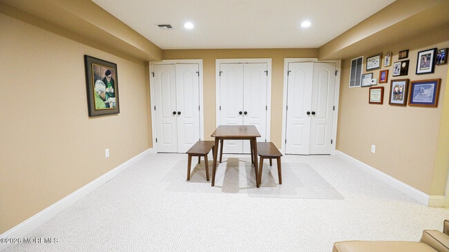 Building Photo - 315 Pitney Ave