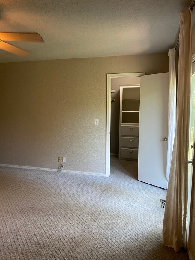 Building Photo - 13301 Red Canyon Rd