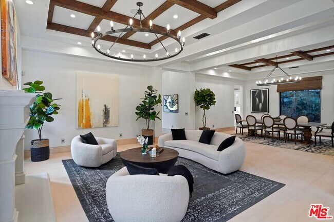 Building Photo - 20101 SW Cypress St