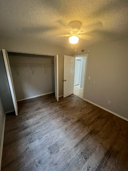 Building Photo - 6910 N 22nd St