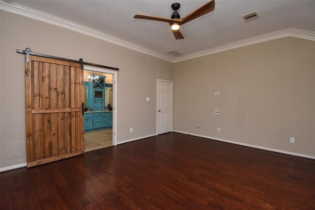 Building Photo - 16915 Locust Springs Dr