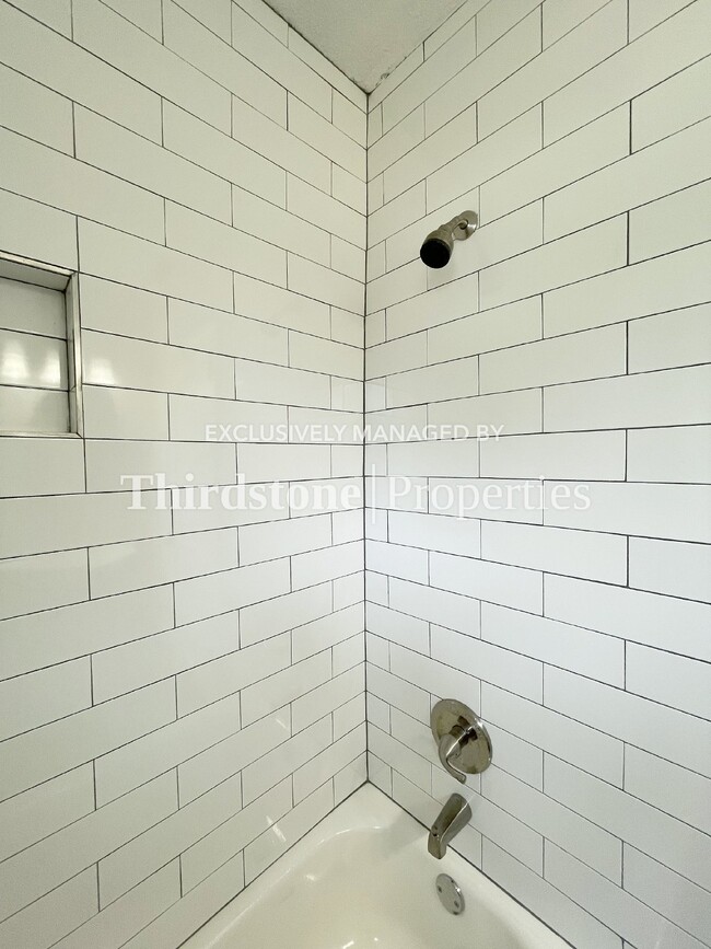 Building Photo - 2939 W 11th St
