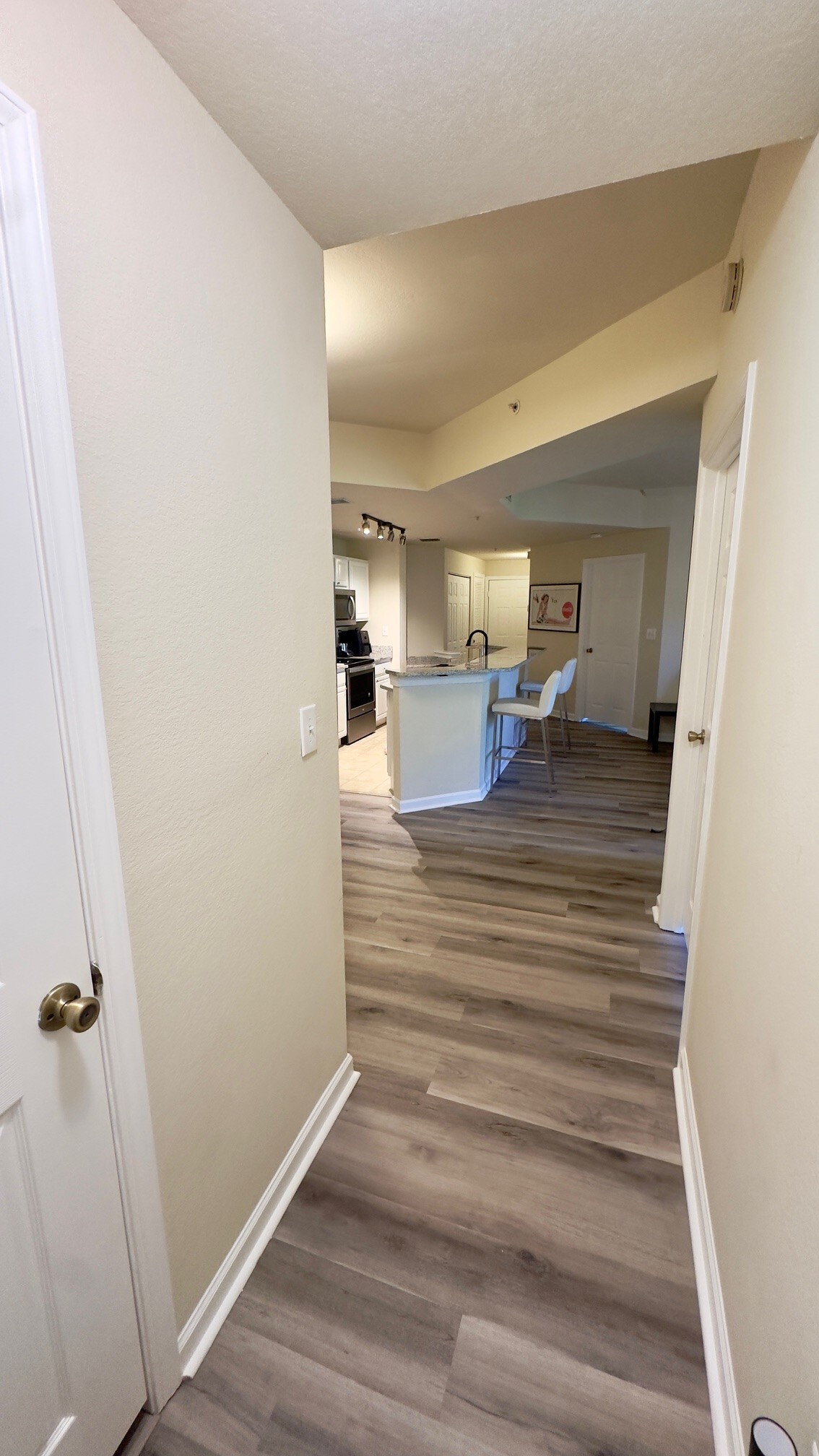 Building Photo - 405 S Villa San Marco Dr