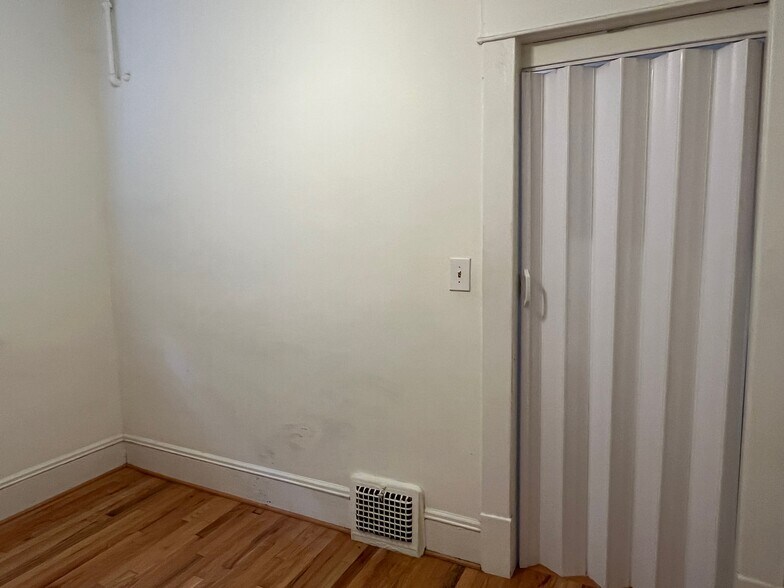 Building Photo - 1168 Orme Cir NE