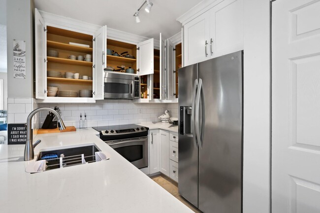 Building Photo - 106 Moorings Dr