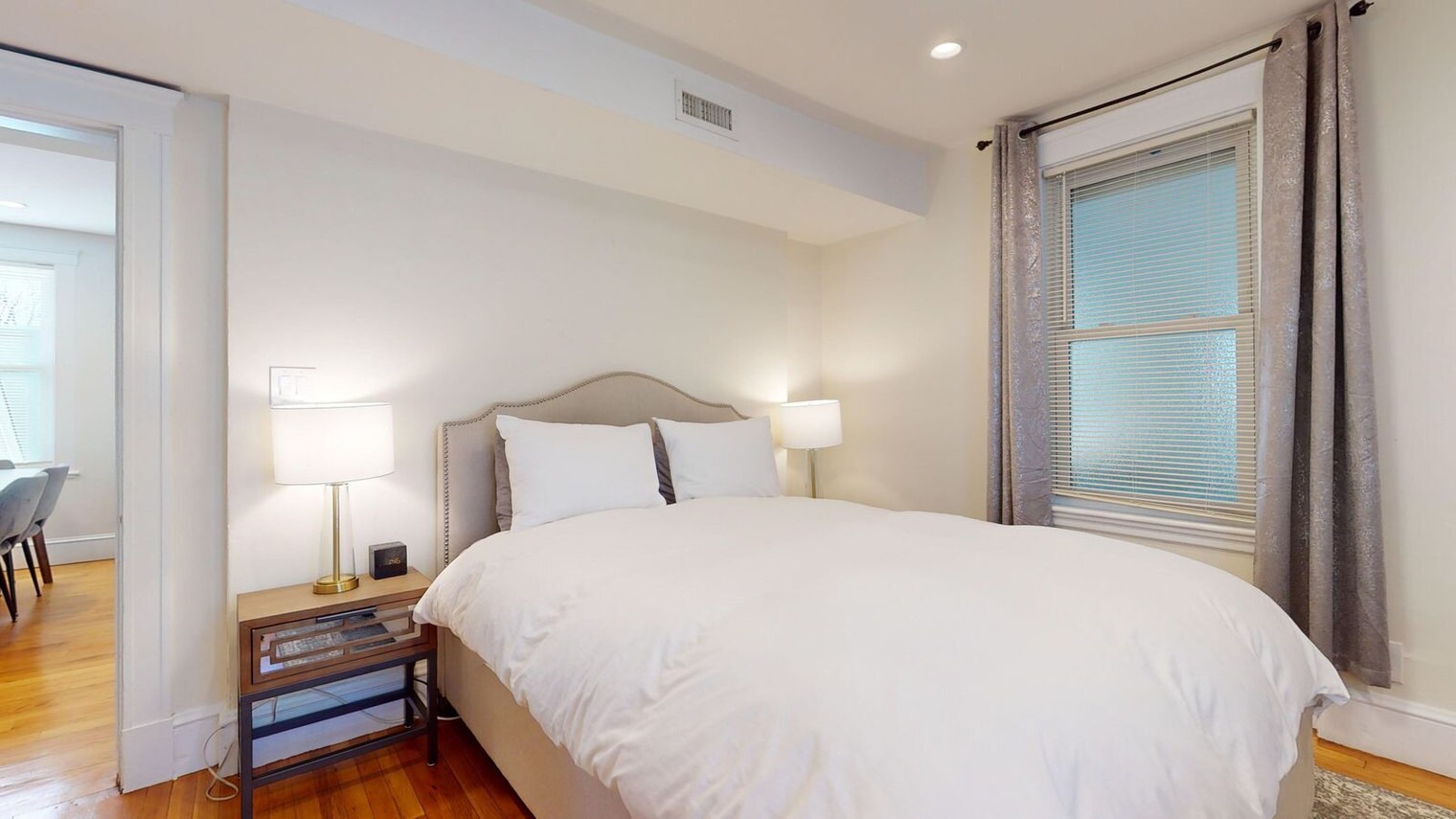 Building Photo - 28 Clay St