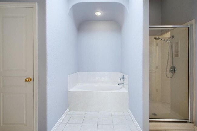 Building Photo - 904 Black Canyon St