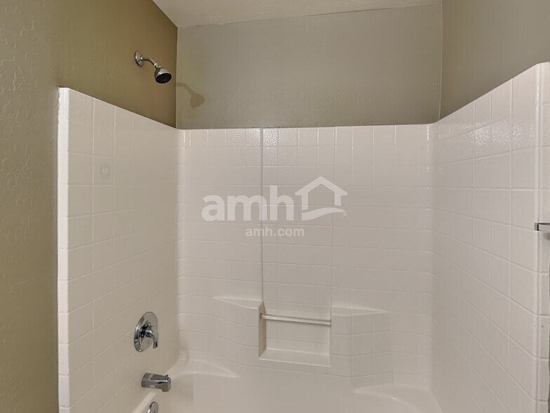 Building Photo - 13177 W Mauna Loa Ln
