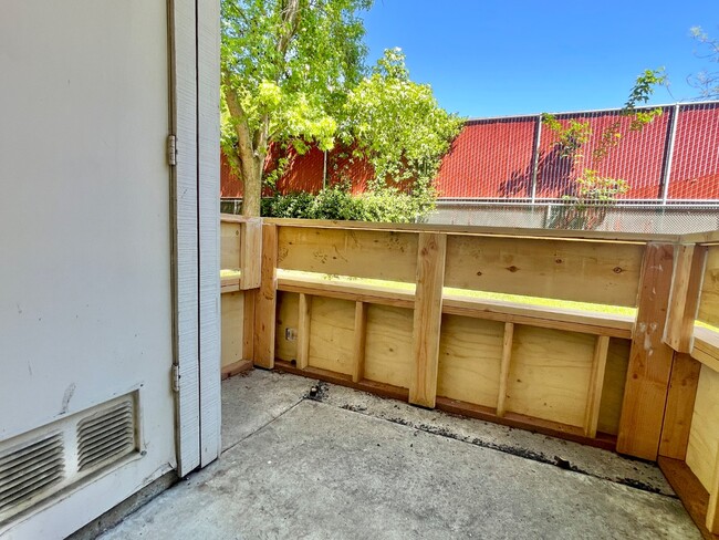 Building Photo - 1645 Pyrenees Ave