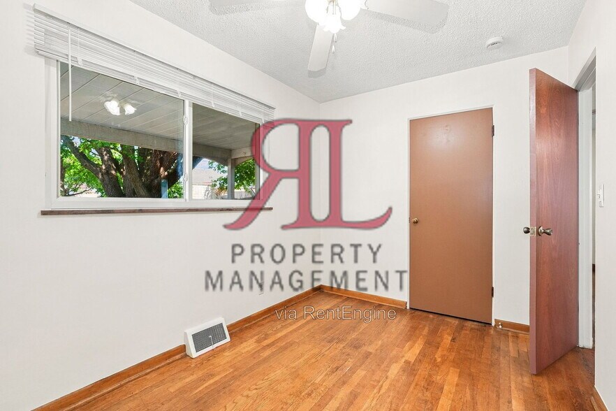 Building Photo - 4176 Beechgrove Dr