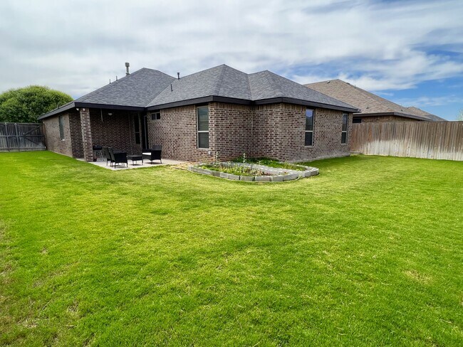 Building Photo - 14 Cornwall Dr