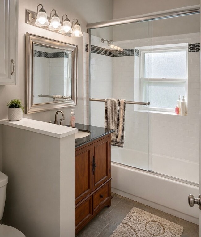 Building Photo - Renovated Modern Historic Home with Private Fenced Yard & Primary Suite