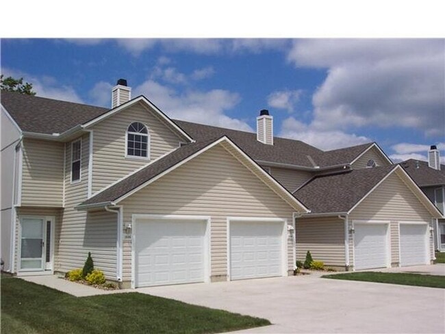 Building Photo - South Garden Townhomes