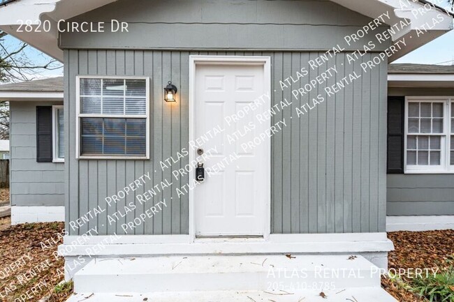 Building Photo - Charming Renovated 3-Bedroom Home in Prime...