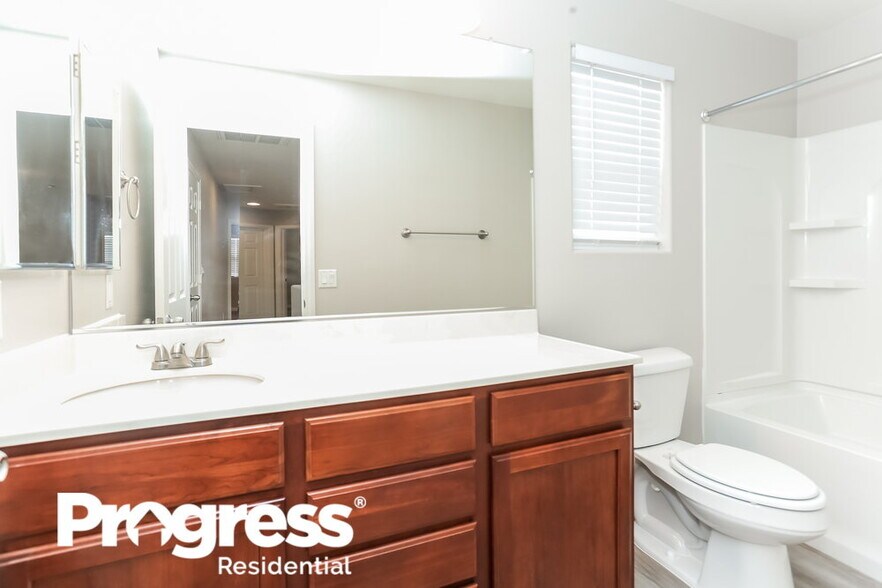 Building Photo - 10713 Mystic Shore Ave
