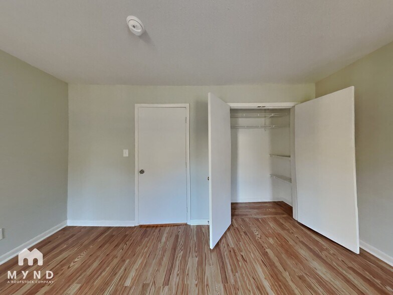 Building Photo - 137 Candlewick Dr