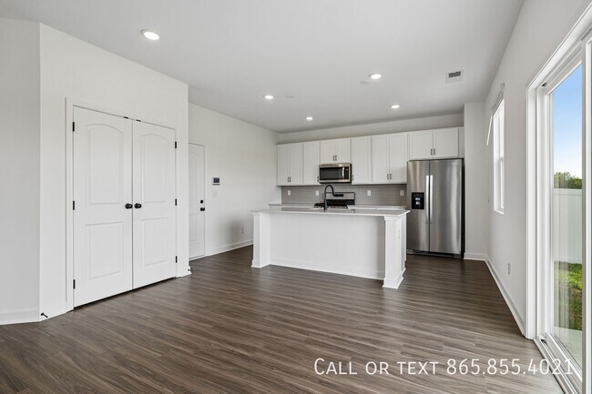 Building Photo - 515 Forsberg Ct