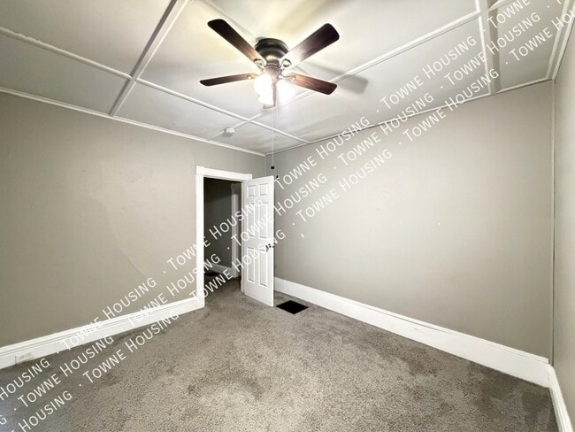 Building Photo - 321 Washburn St