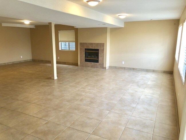 Building Photo - 2585 Clayton Cir