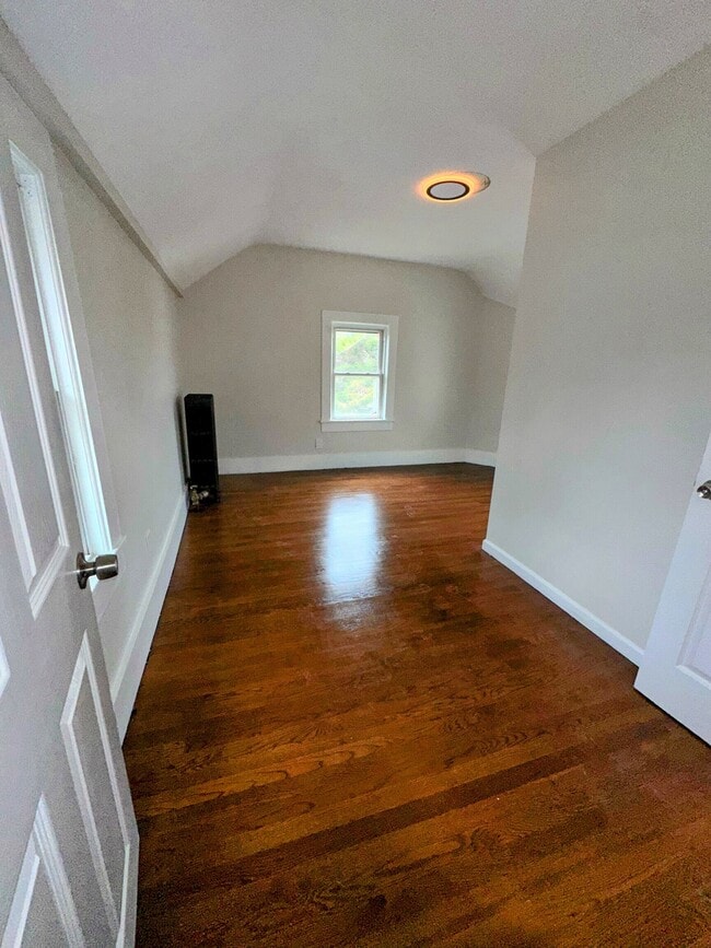 Building Photo - 34 Bulkeley Pl