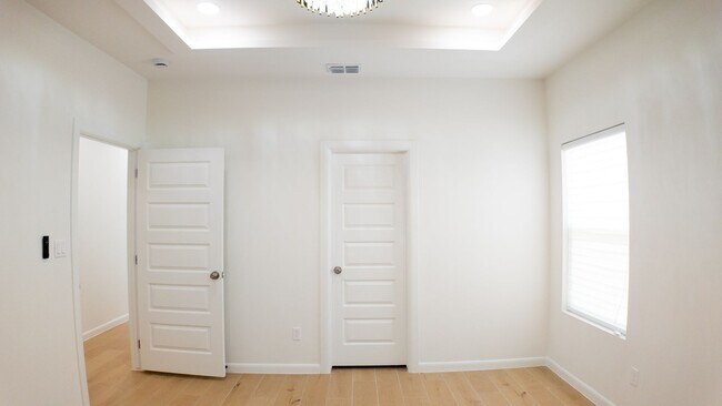 Building Photo - 612 Moar Dr