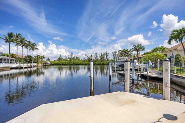 Building Photo - Burnt Store Isles canal home