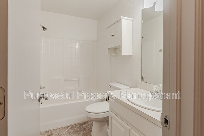 Building Photo - 16416 Oconee Creek Dr