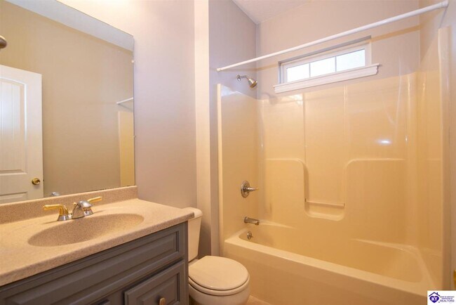 Building Photo - 45 Crosslin Ct