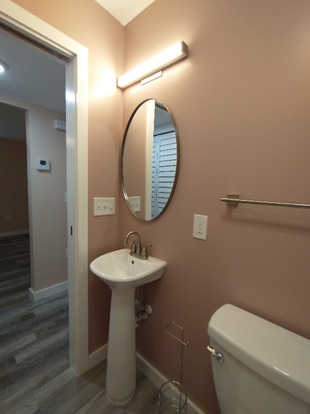 Building Photo - 135 NW Shannon Ave