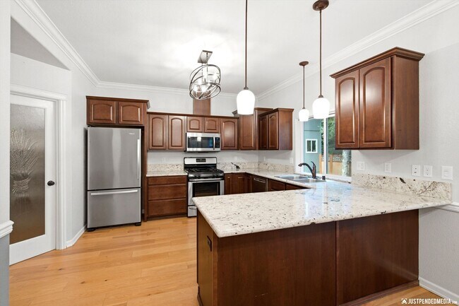Building Photo - 13259 Rosser Dr