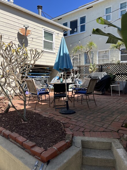 Building Photo - 224 28th St