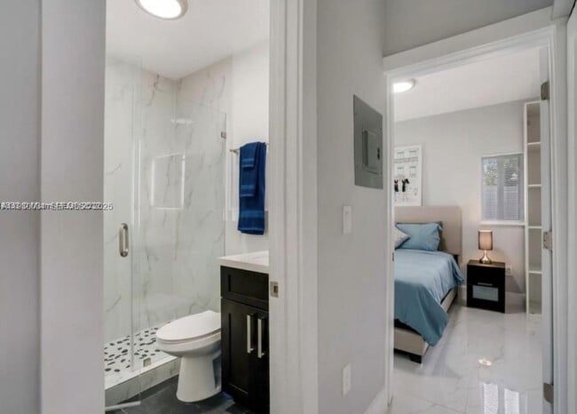 Building Photo - 1526 NE 110th St