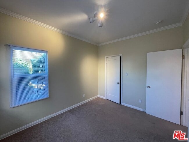 Building Photo - 1348 S Rimpau Blvd